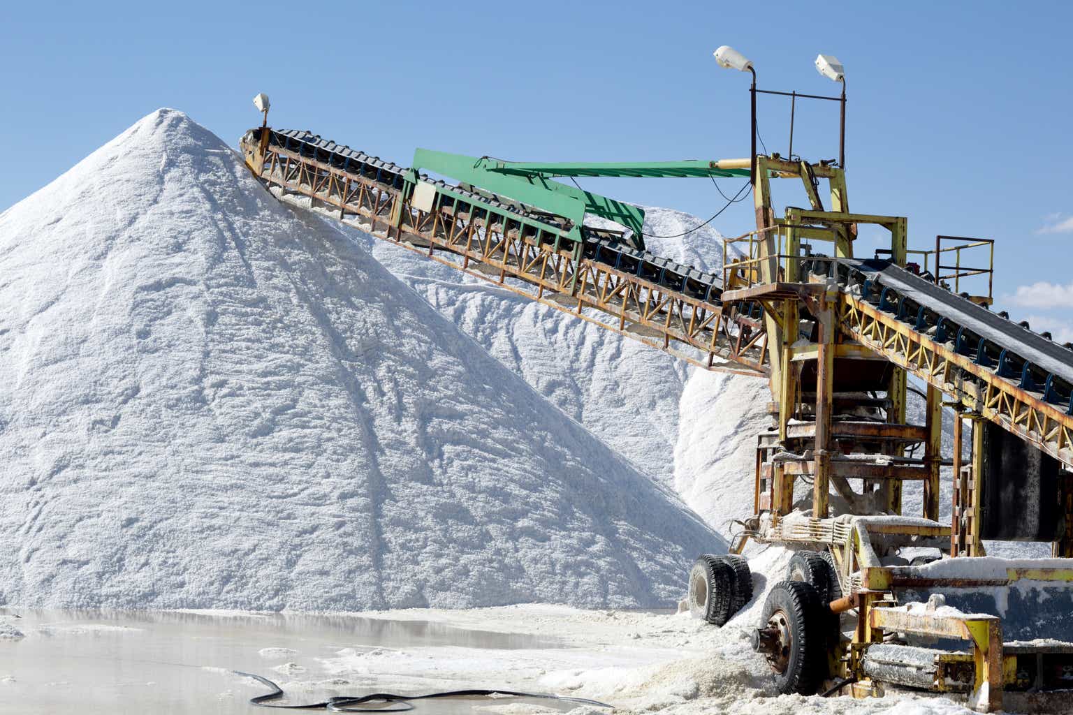 Compass Minerals cut to sell equivalent at JP Morgan as low inventory ...