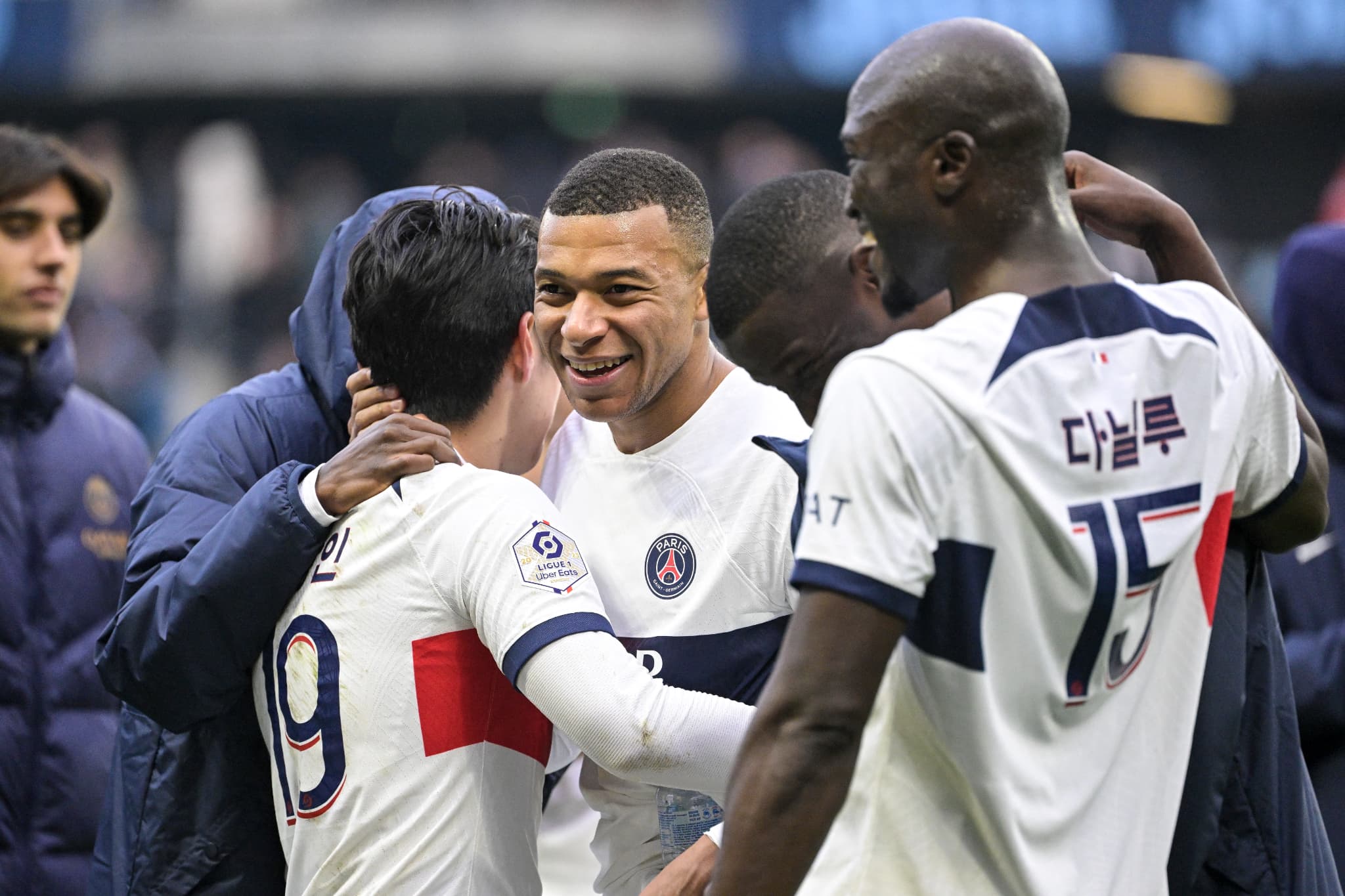 Mercato: Danilo Est "prêt" à Jouer Au PSG Sans Mbappé