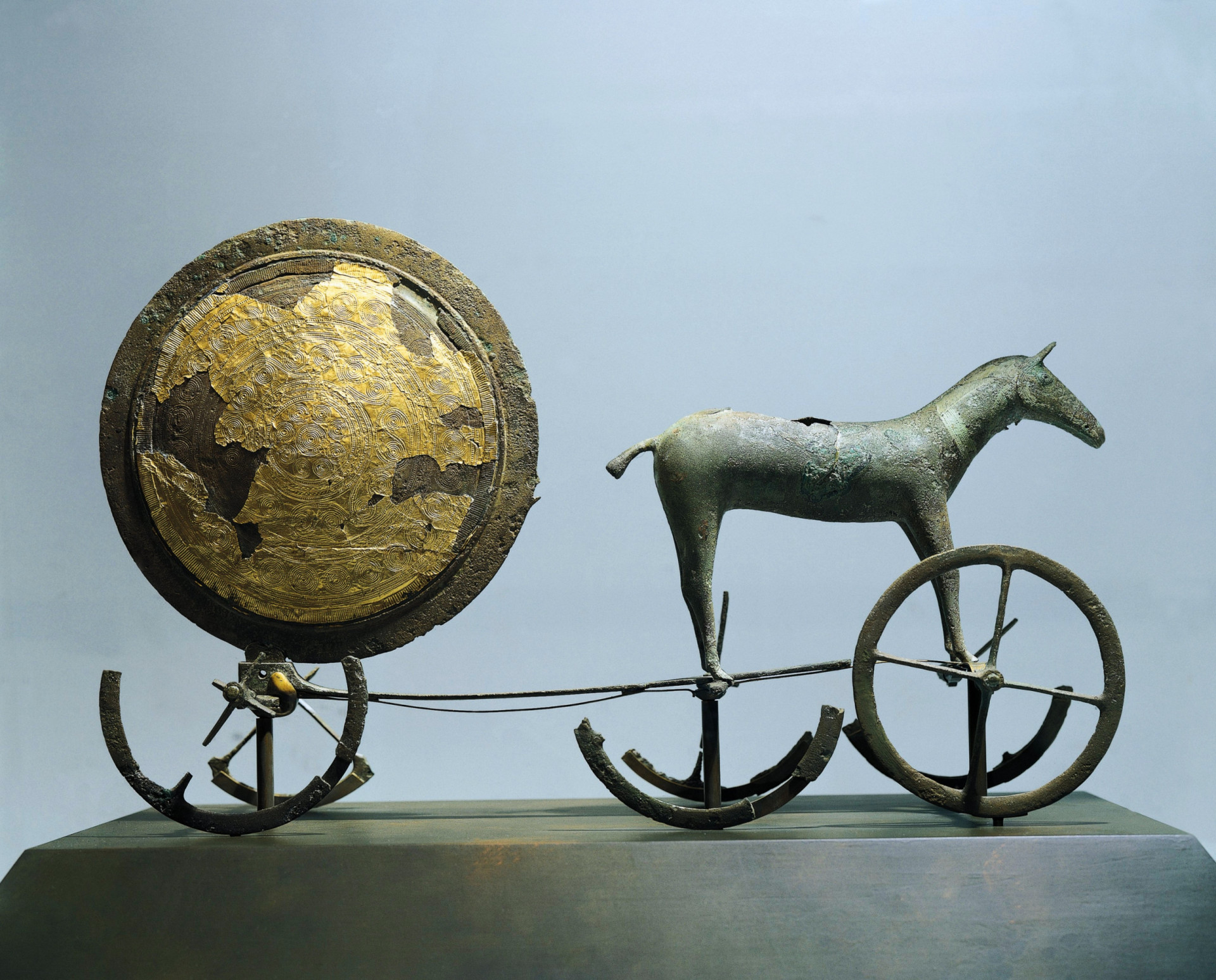 <p>Il conserve de précieux objets anciens, dont le char solaire de Trundholm, un trésor nordique de l'âge du bronze, partiellement recouvert d'or, déterré en 1902 dans une tourbière de l'île de Zélande.</p><p>Tu pourrais aussi aimer:<a href="https://www.starsinsider.com/n/150354?utm_source=msn.com&utm_medium=display&utm_campaign=referral_description&utm_content=525365v2"> Où en sont ces actrices des années 1990 ?</a></p>
