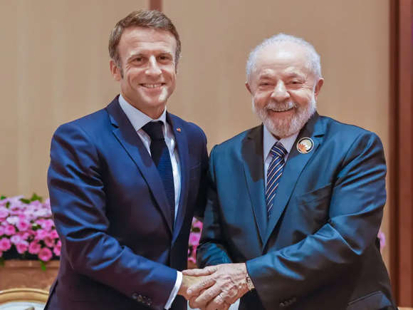 Além de disseminar desinformação, Macron atuou para dificultar qualquer iniciativa que pudesse beneficiar o Brasil, como o acordo entre o Mercosul e a União Europeia, que estava prestes a ser concluído.