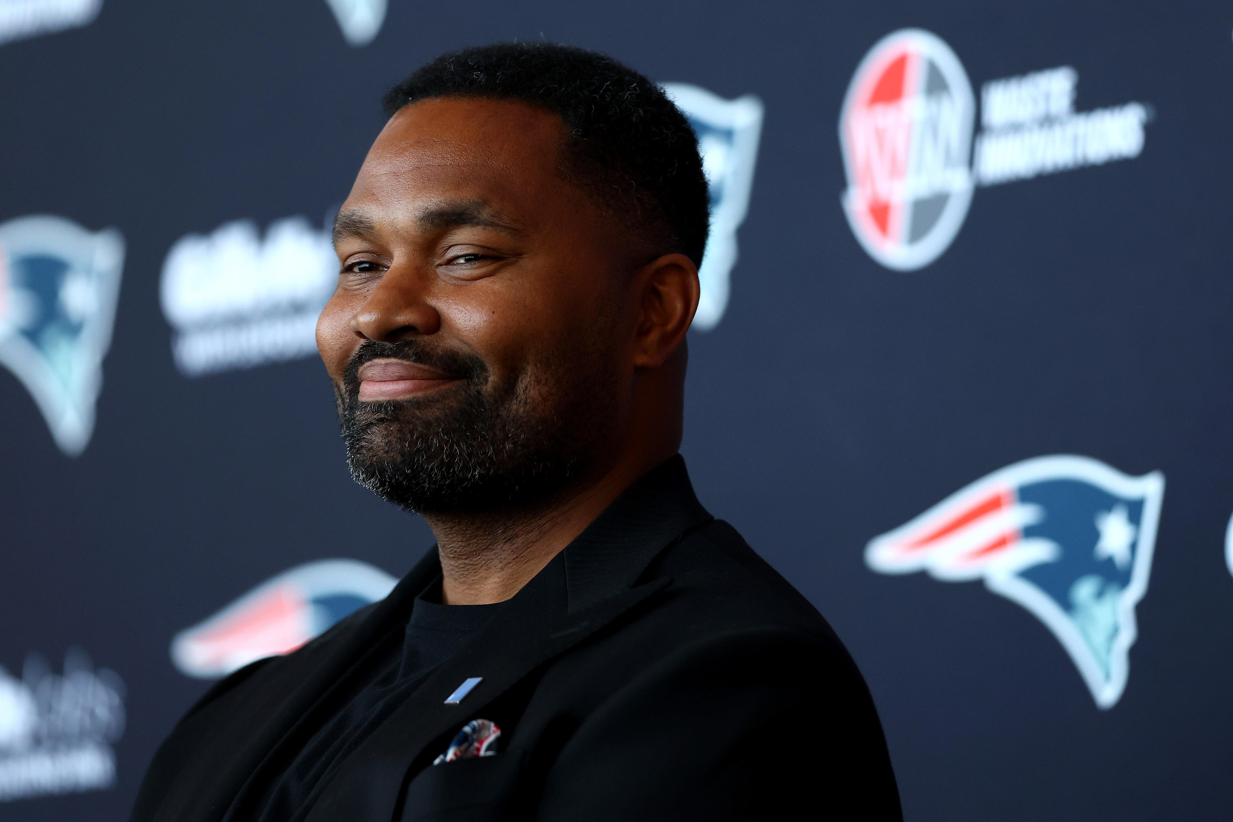 Jerod Mayo Gives High Praise To Potential Draft Target Drake Maye