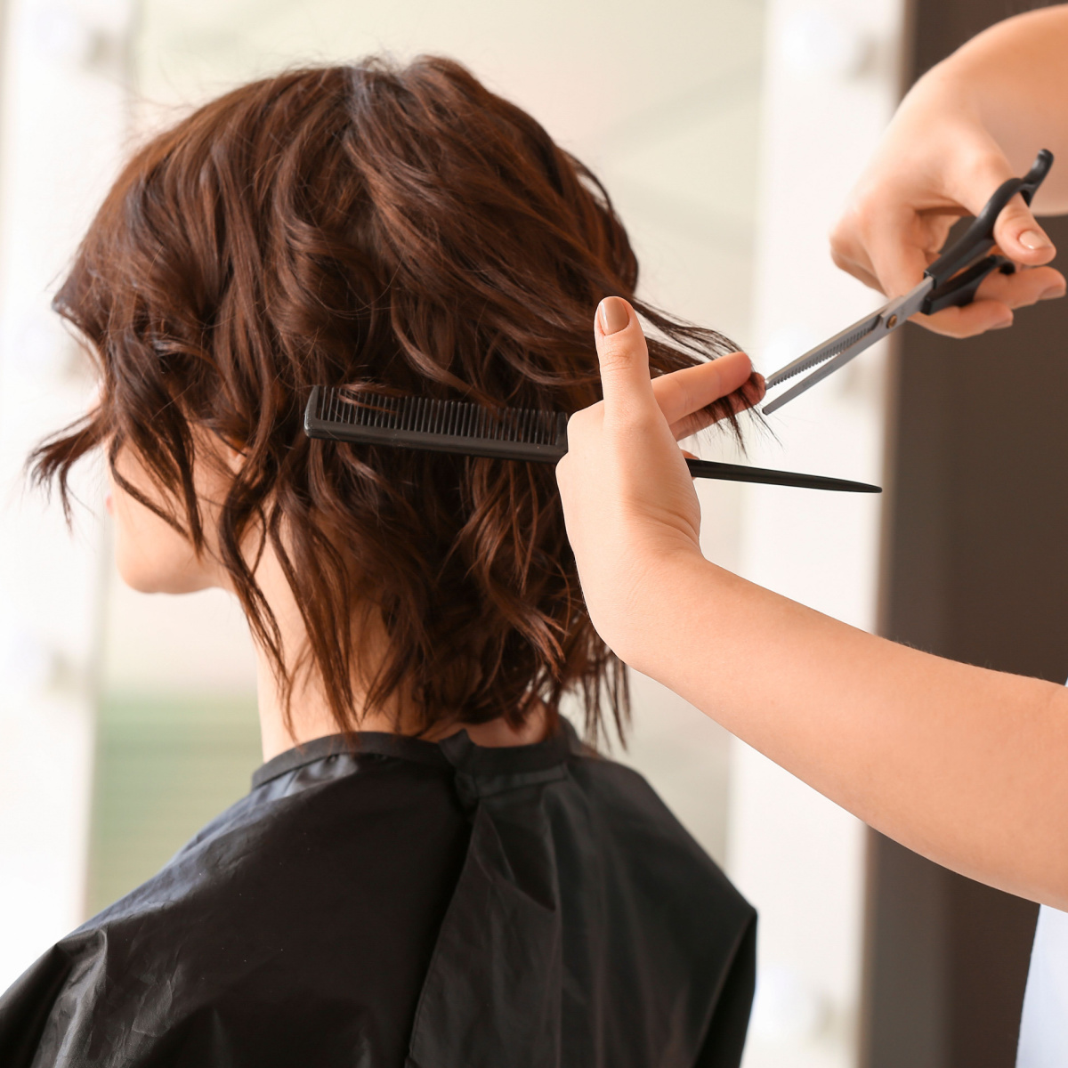 5 Haircuts That Draw Attention To Thinning Hair Over 50, Stylists Warn ...