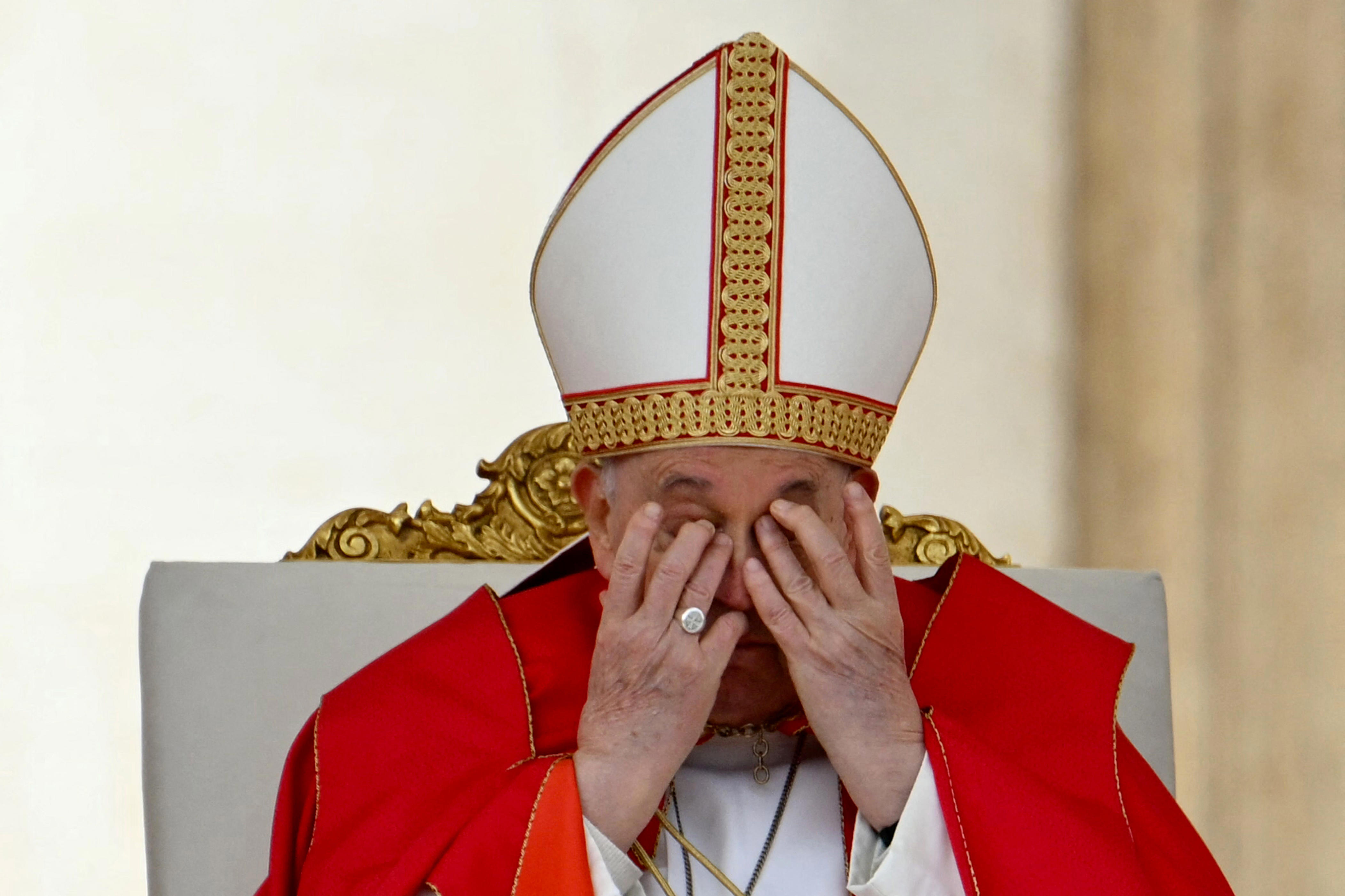 Pope Francis Skips Good Friday Procession ‘to Preserve His Health ...