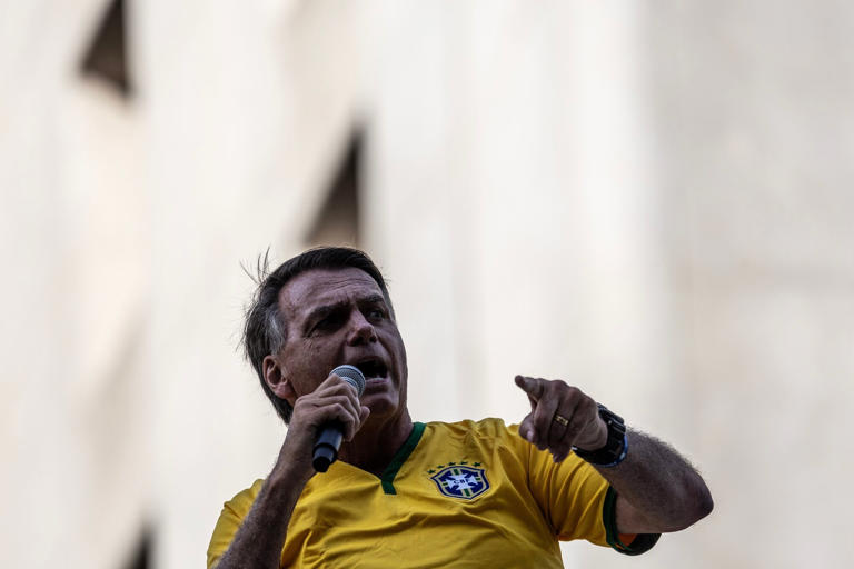 Former President Bolsonaro Rallies Supporters in Brazil Amid Police Probes
