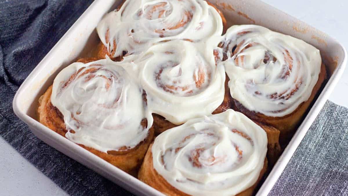 27 Delicious Homemade Cinnamon Roll Recipes Youll Love To Bake