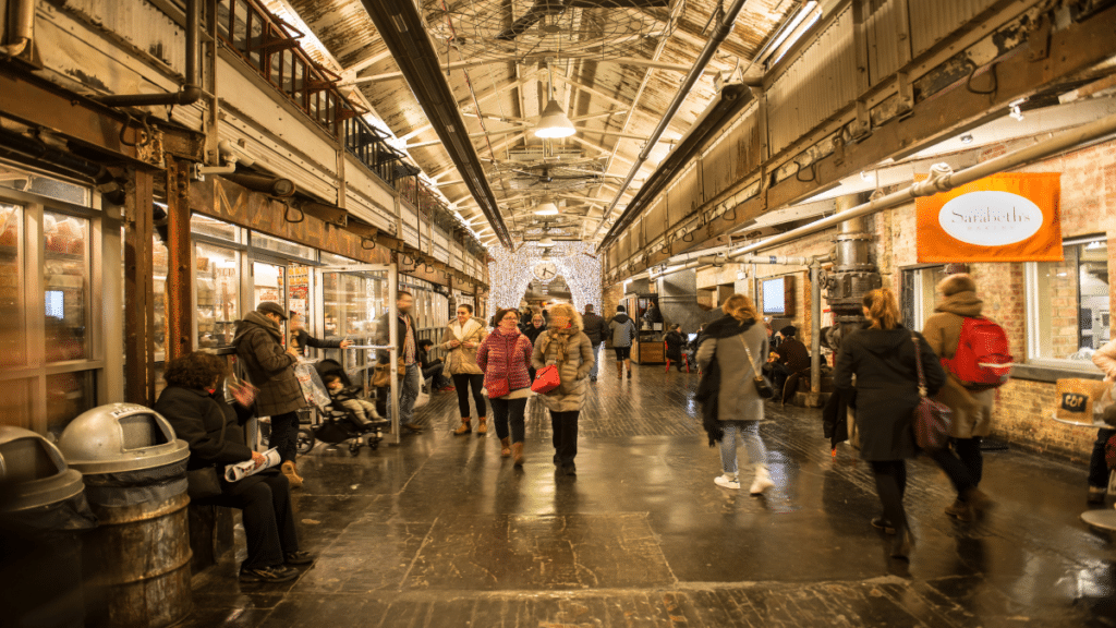 <p>Among the most popular spots in the city, the food hall here is a place to sample a vast array of international dishes. Local art galleries and unique souvenirs are also top attractions.</p><p>Fun Fact: Chelsea Market is built inside the former National Biscuit Company factory, where the Oreo cookie was invented and first produced.</p>