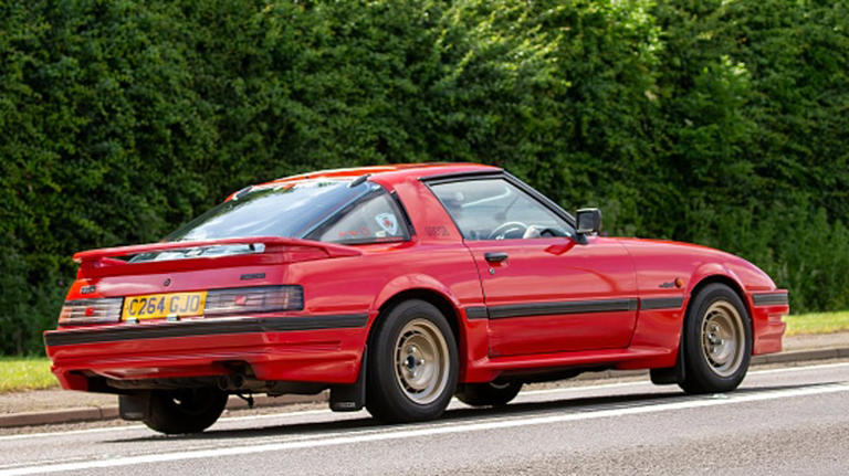 Here's What Makes The Mazda RX-7 One Of The Most Iconic Cars In JDM History