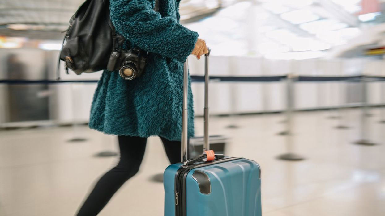 The one item of clothing you should never wear on a flight, according ...