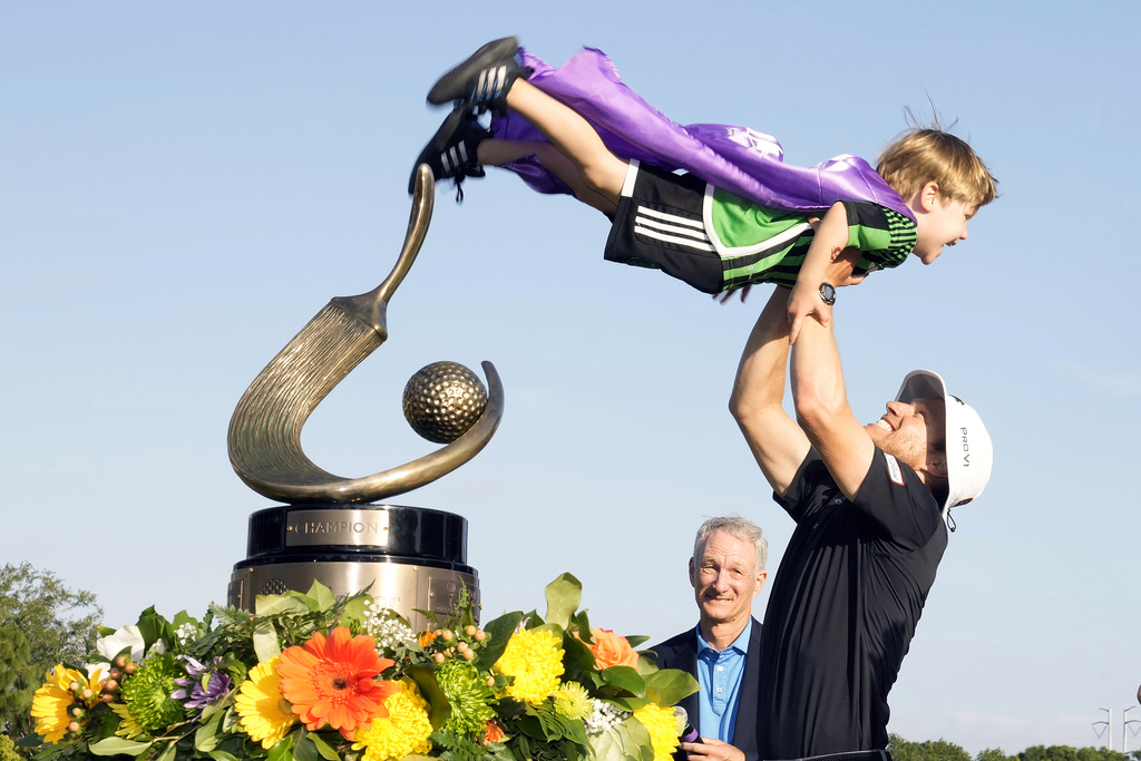 <p>Peter Malnati, right, holds up his son Hatcher after winning the Valspar Championship golf tournament Sunday, March 24, 2024, at Innisbrook in Palm Harbor, Fla. Looking on is emcee Gary Koch. </p>  <p>The post <a href="https://clubhouse.swingu.com/tour/the-best-pictures-from-the-2024-valspar-championship/">The Best Pictures From The 2024 Valspar Championship</a> first appeared on <a href="https://clubhouse.swingu.com">SwingU Clubhouse</a>.</p>