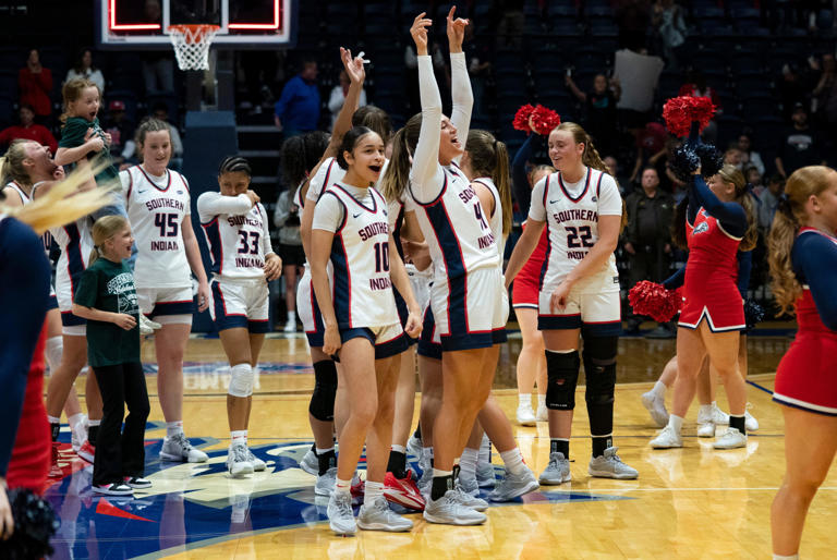 USI women's basketball drops heartbreaker to Wisconsin in WNIT second round