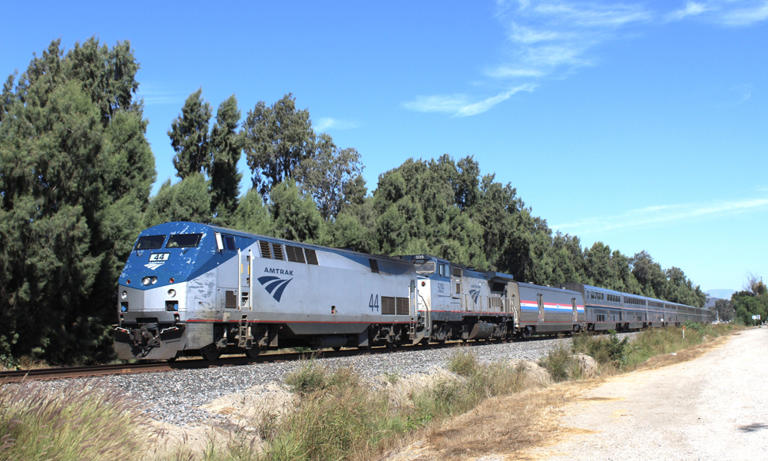 The Coast Starlight heads north near Camarillo, Calif., on October 5, 2018. Amtrak’s daytime descendant of SP’s Coast Daylight bypasses downtown San Francisco and runs via Oakland, on its way to Seattle. Dreamstar’s overnighter would use the same tracks as far as San Jose, Calif., then operate over Caltrain to downtown San Francisco. Bob Johnston
