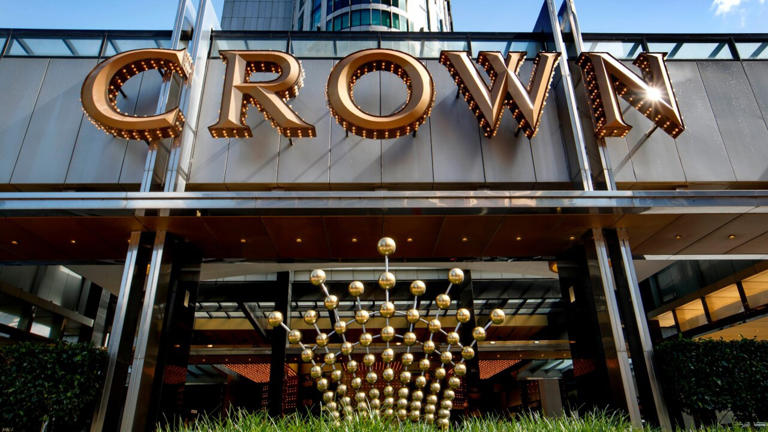 Crown Melbourne suitable for casino licence