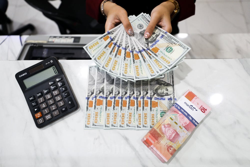 Rupiah Makin Loyo, Cek Kurs Dolar Di BCA, BRI, Bank Mandiri & BNI