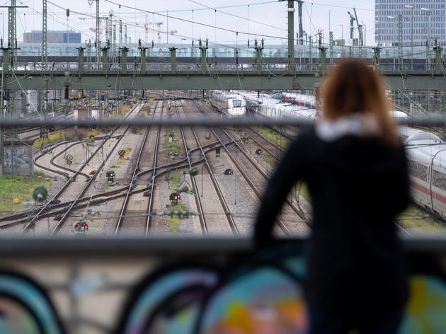 Keine Streiks Bei Der Deutschen Bahn: Einigung Im Tarifstreit Mit Der ...