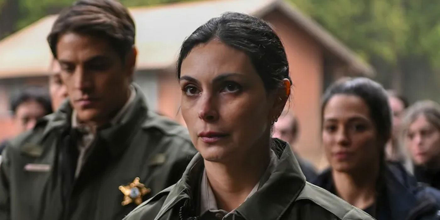 Fire Country' Season 2 Images — Morena Baccarin Is Edgewater's Sheriff