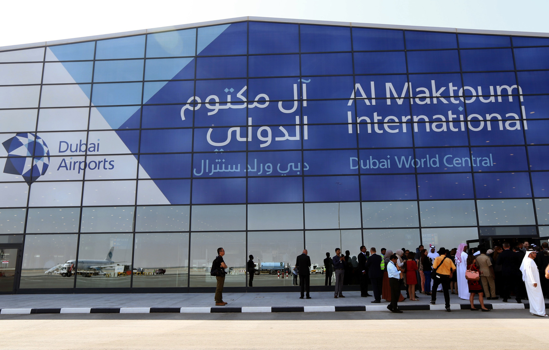 <p>Les Émirats arabes unis ont investi dans l'agrandissement de l'aéroport international Al Maktoum, qui devrait coûter 80 milliards de dollars au total, soit 74 milliards d'euros.</p><p><a href="https://www.msn.com/fr-ca/community/channel/vid-7xx8mnucu55yw63we9va2gwr7uihbxwc68fxqp25x6tg4ftibpra?cvid=94631541bc0f4f89bfd59158d696ad7e">Suivez-nous et accédez tous les jours à du contenu exclusif</a></p>
