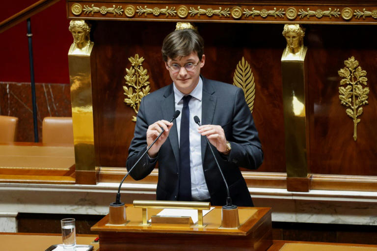 Sacha Houlié, député du groupe Renaissance et président de la commission des Lois, à l'Assemblée nationale à Paris le 11 décembre 2023