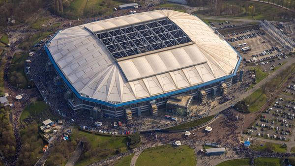 Schalkes Veltins Arena: Bierpreis, Geschichte und Parken