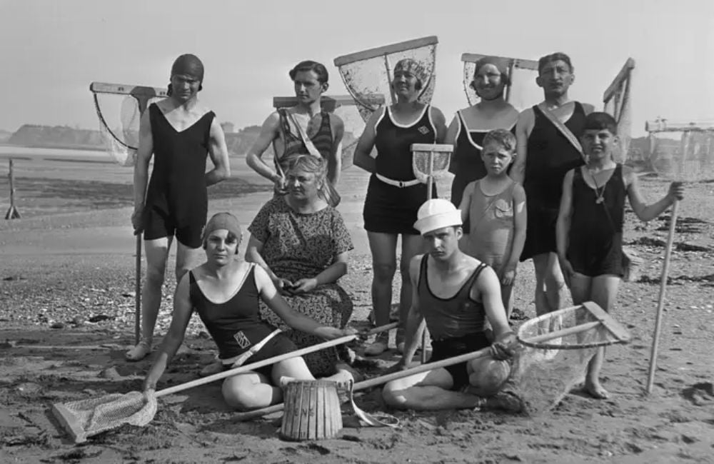 35+ Vintage Photos Capturing the Essence of Life in the 1920s