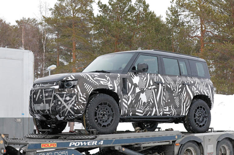 Extreme Land Rover Defender Octa due in July with snarling V8