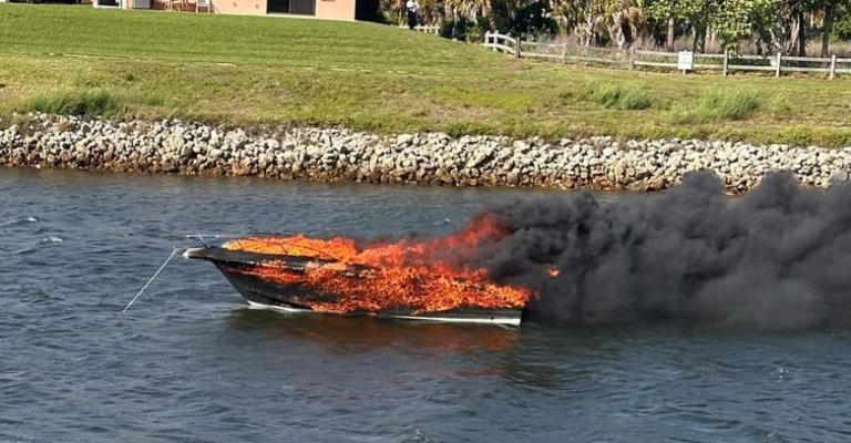 Boat catches fire along intracoastal waterway in Venice