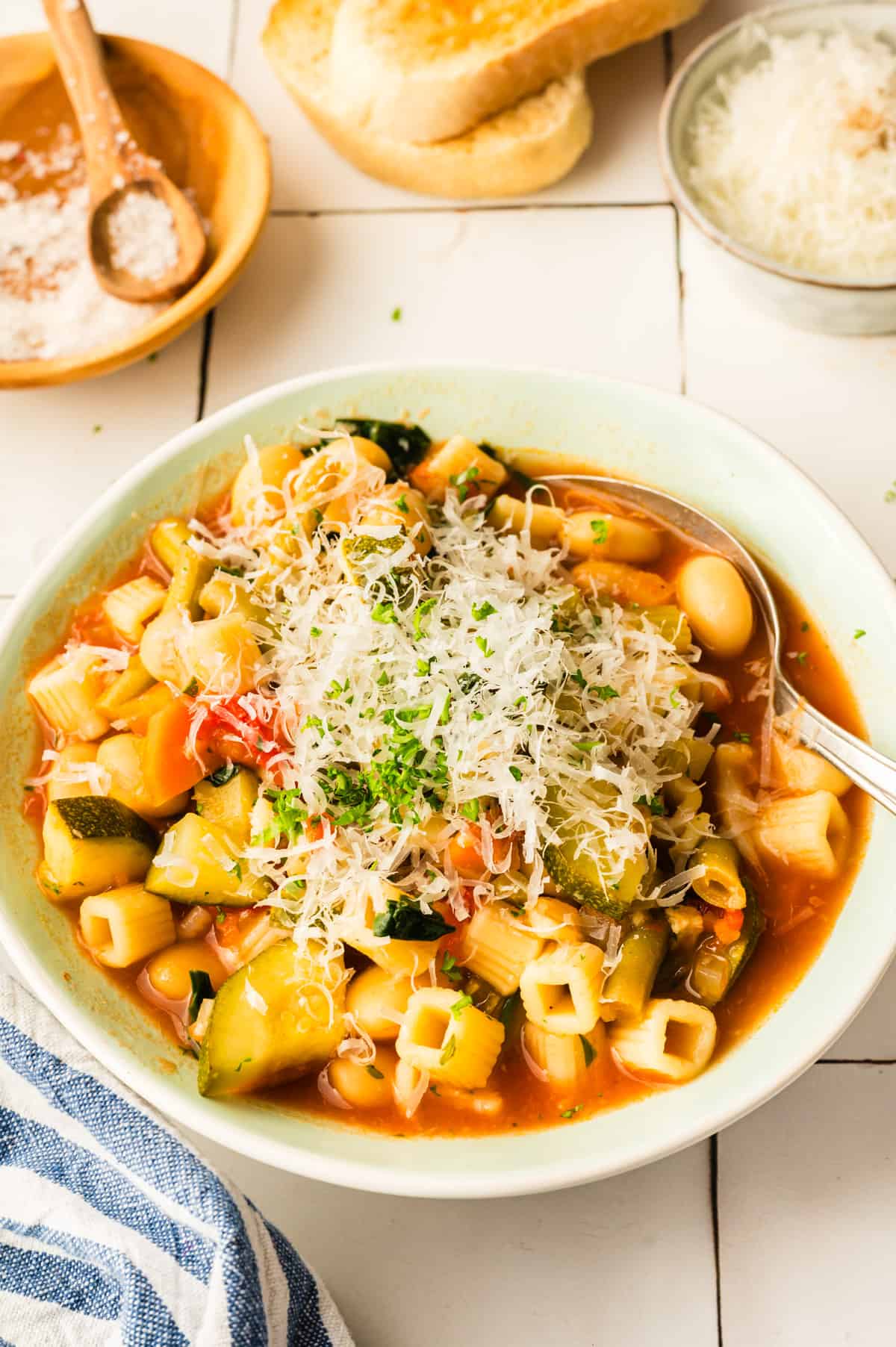 Super leckere und einfache italienische Minestrone