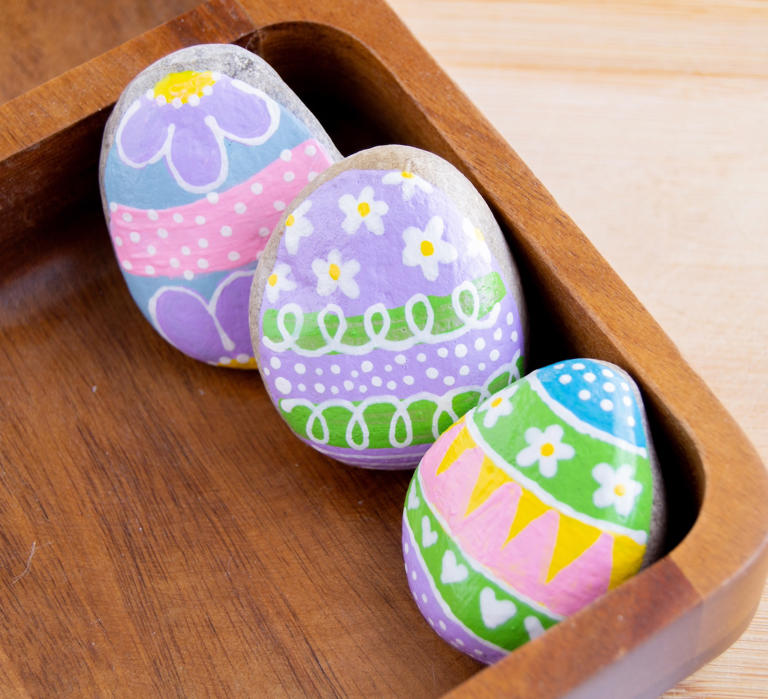 Painted Easter Rocks for Your Decor