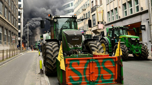 Bauernproteste in Brüssel: Landwirte lassen ihrem Zorn über die EU-Agrarpolitik freien Lauf