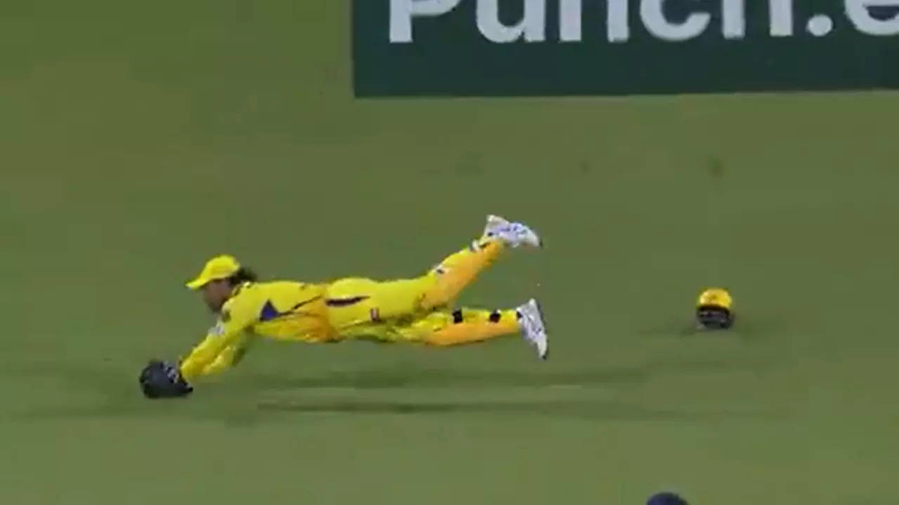 watch: ms dhoni's age-defying catch sends chepauk into a frenzy
