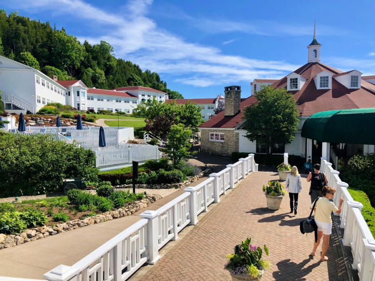 Here are suggestions for the best things to do at Mackinac Island, MI; a picturesque gem with old-world charm and a dose of Americana.