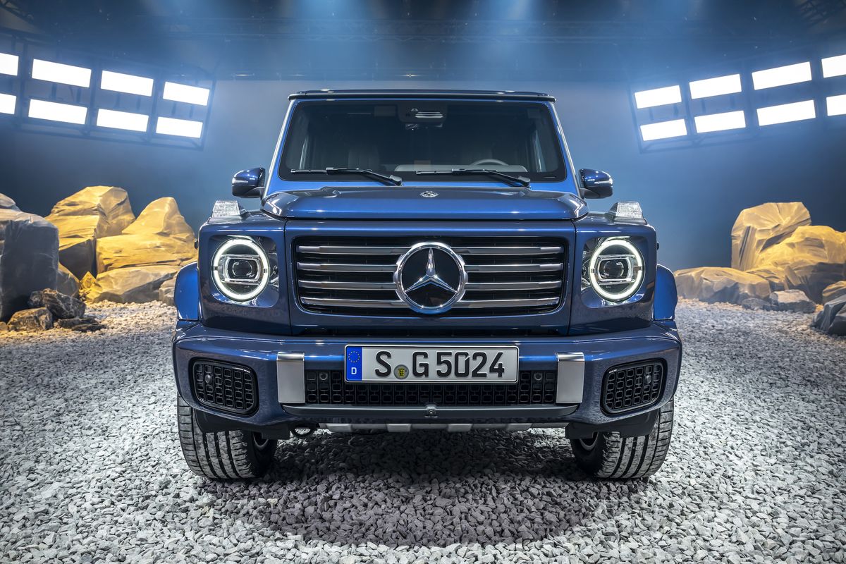 2025 Mercedes Benz G550 Full Image Gallery