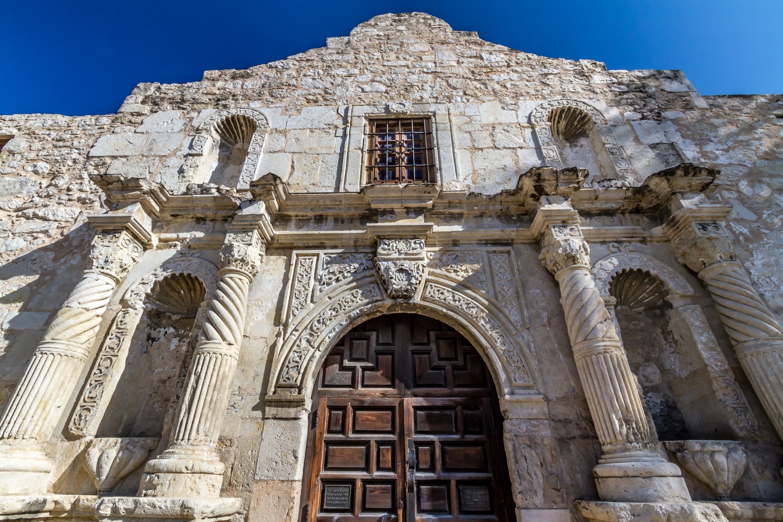 <p><span>Remember the Alamo? This pivotal site in San Antonio tells the story of Texas’ fight for independence from Mexico. It’s a free, must-visit historical site that offers a glimpse into the Texan spirit of resilience and freedom.</span></p>