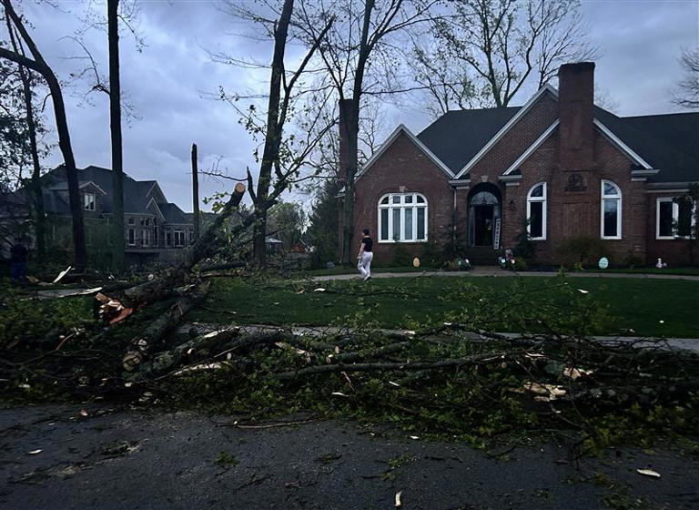 Three tornadoes confirmed in Kentucky. NWS assesses damages.