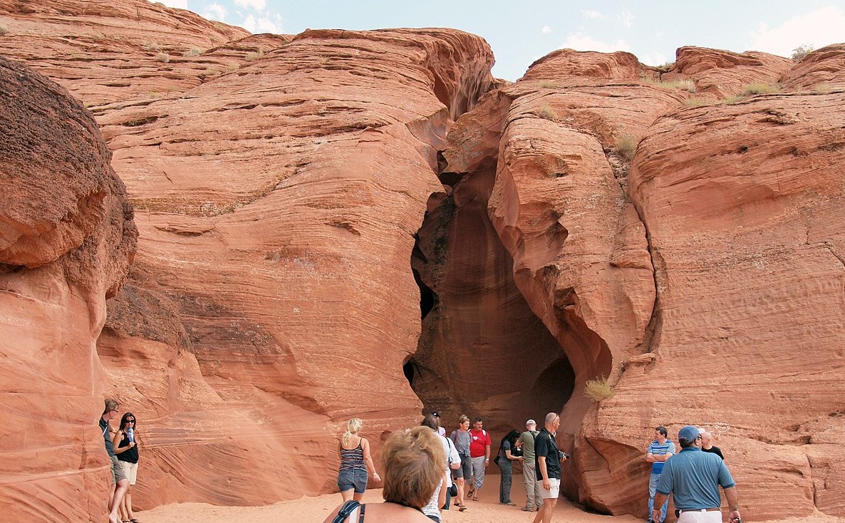 For those seeking to explore this natural wonder, guided tours offer a safe and informative way to experience its beauty. Led by knowledgeable Navajo guides, these tours provide insights into the canyon's history, geology, and cultural significance.