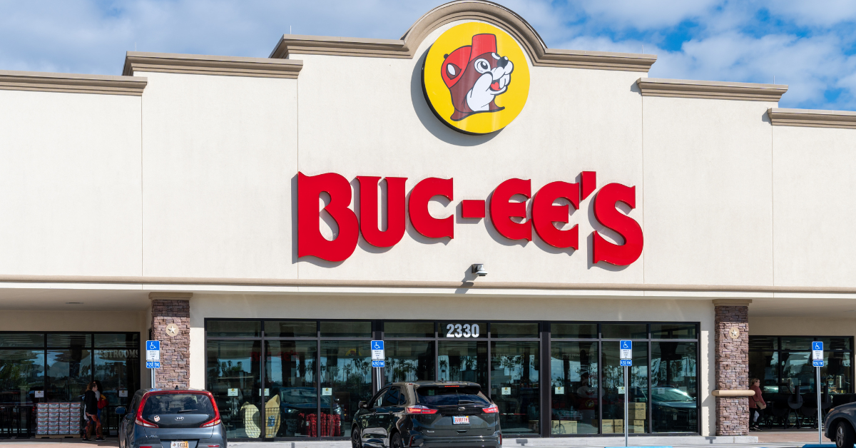 16 Secrets Buc-ee's Employees Really Want You To Know