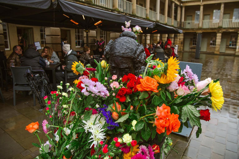 Anne Lister: Stunning pictures show floral tributes left at sculpture ...