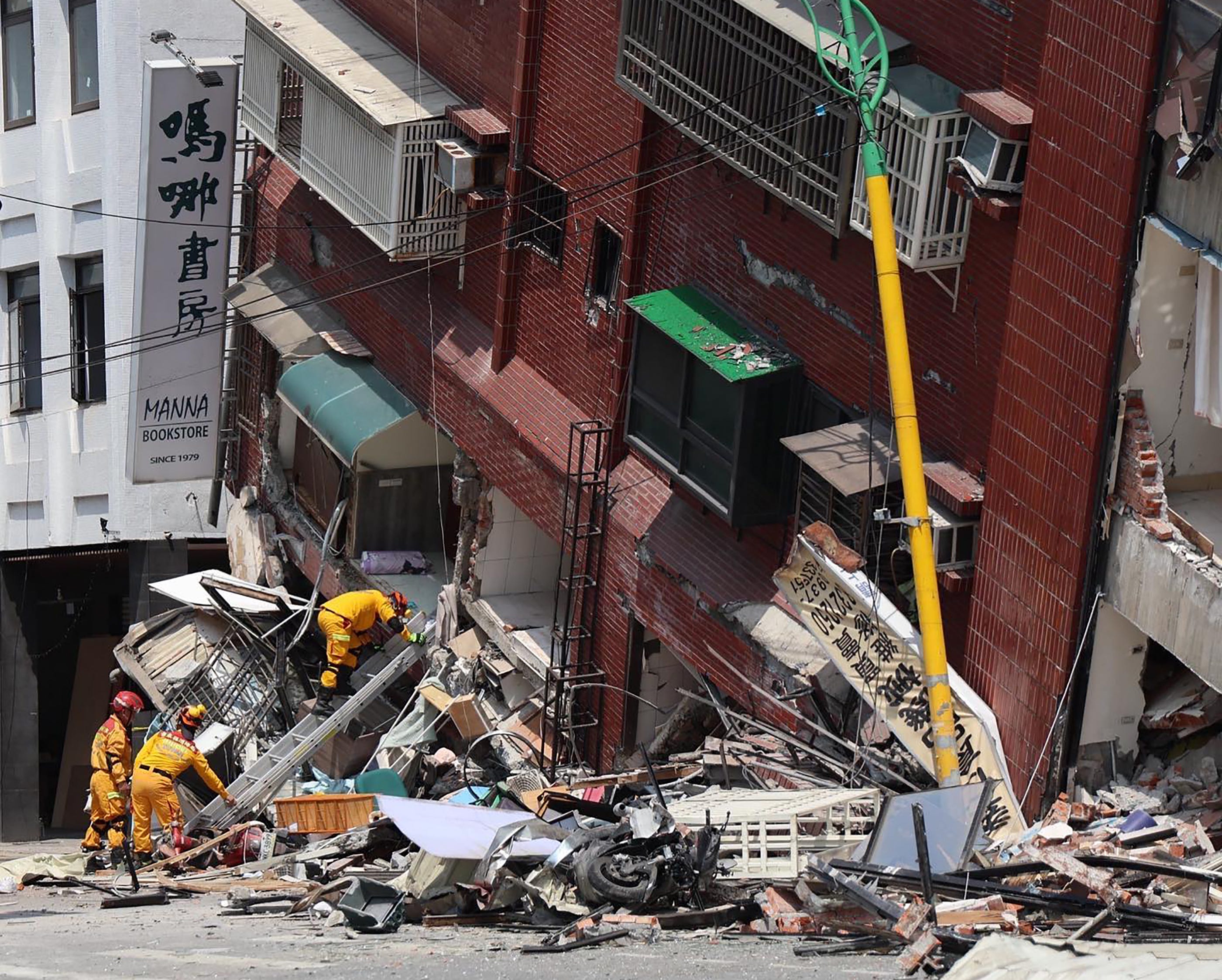 Taiwan Hit By Strongest Earthquake In 25 Years; 4 Dead And Dozens ...