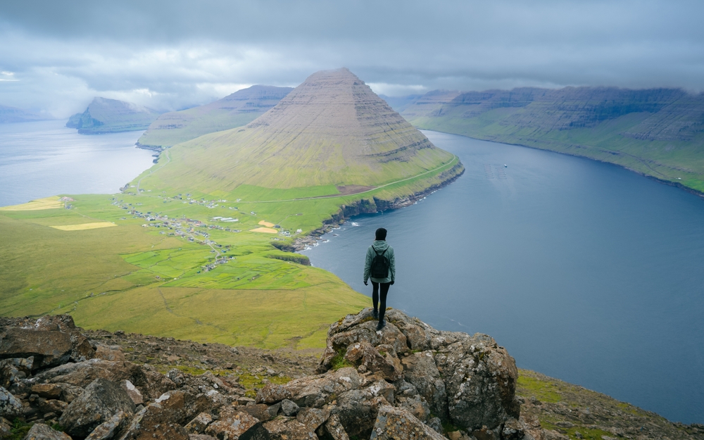 18 Stunning Cliffs That Drop Right Into The Sea