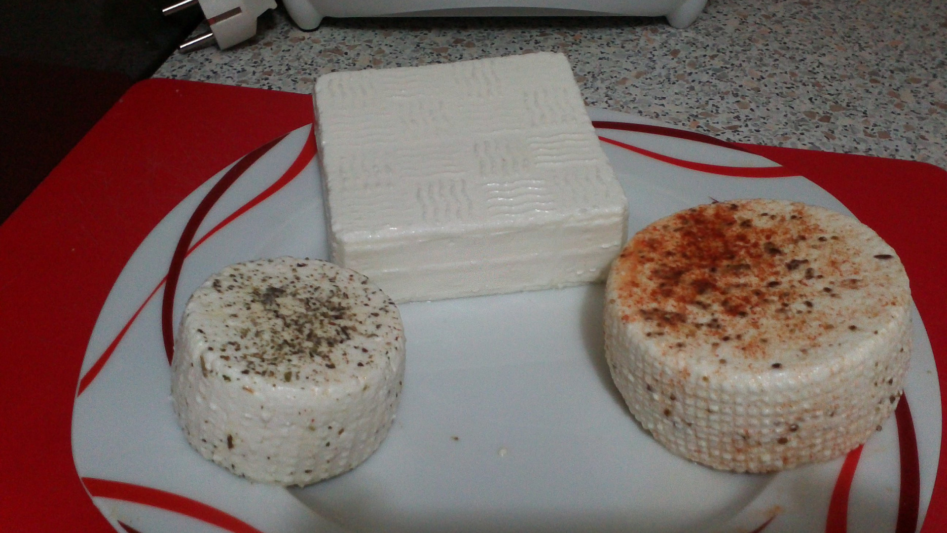 jak si doma vyrobit plísňový sýr camembert? poradíme s postupem krok za krokem
