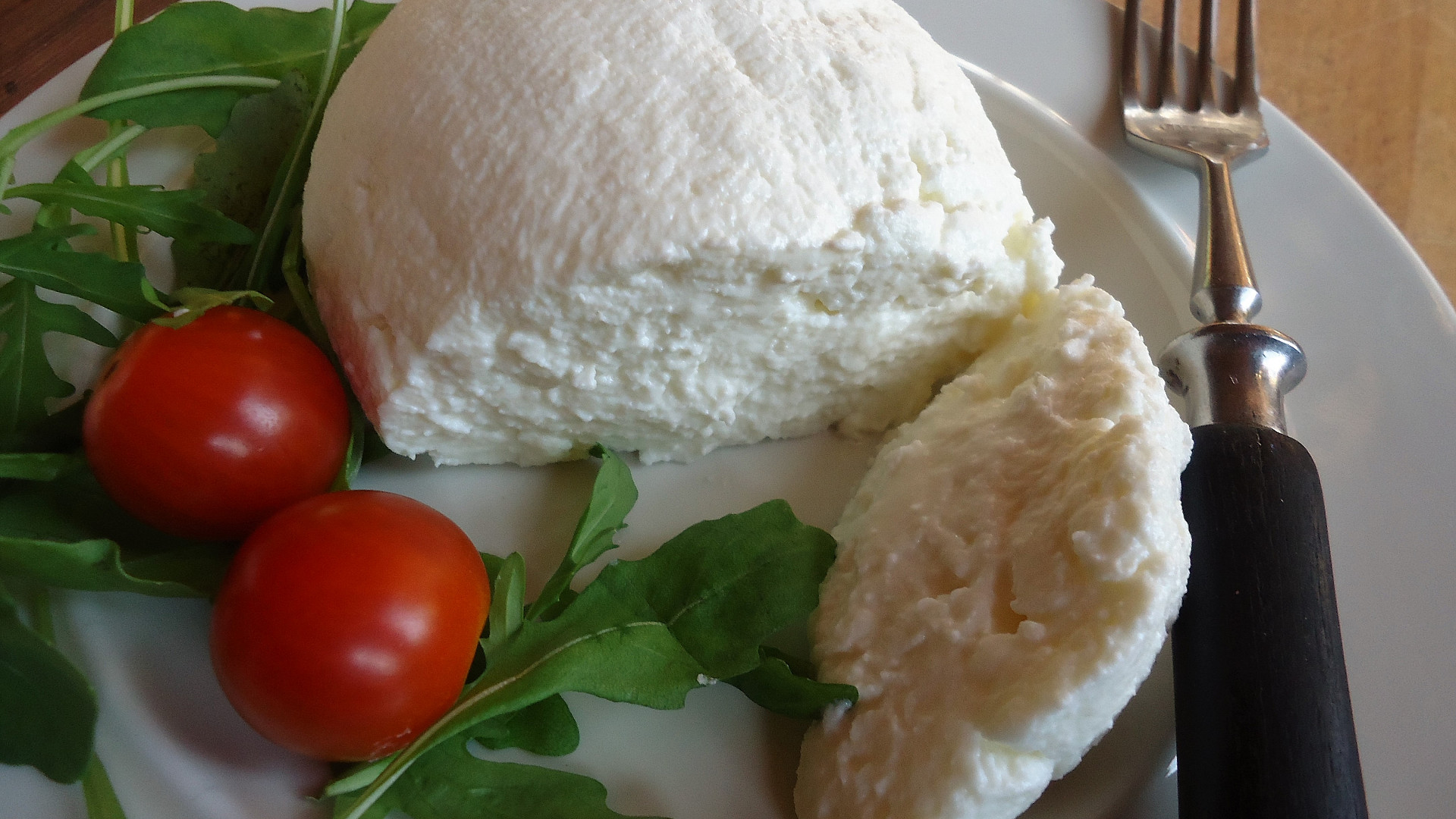 jak si doma vyrobit plísňový sýr camembert? poradíme s postupem krok za krokem