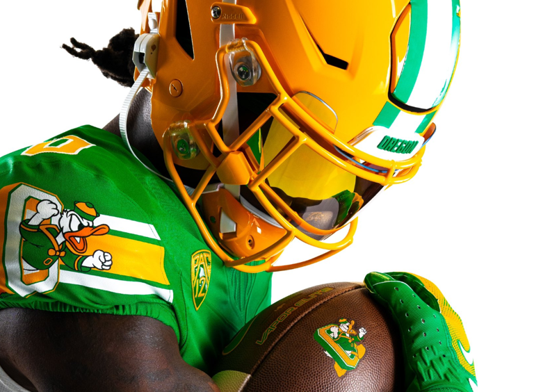 Jonathan Stewart reveals his favorite Oregon Duck uniform of all time