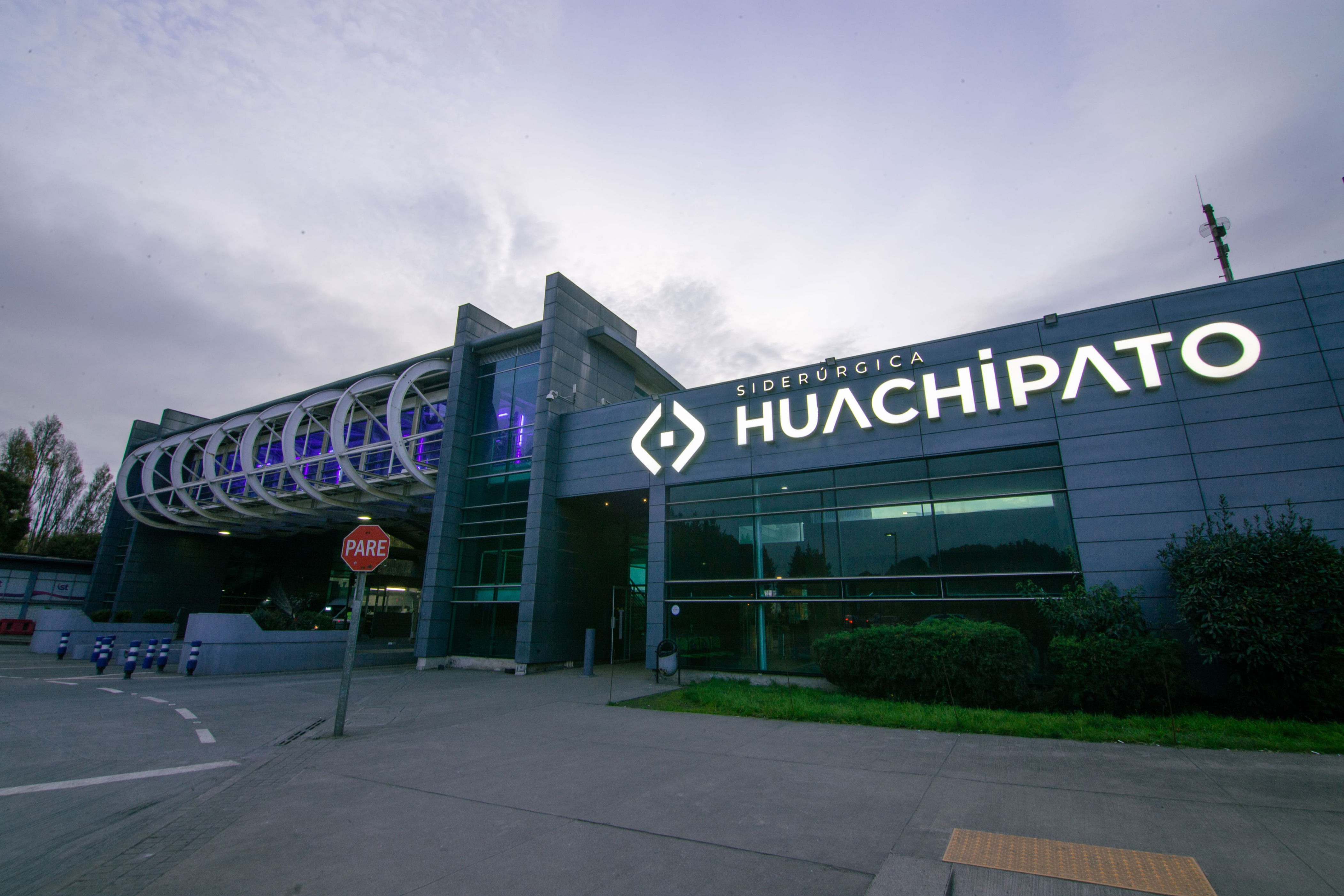 directorio de huachipato revierte suspensión de operaciones tras aumento de sobretasa a acero chino