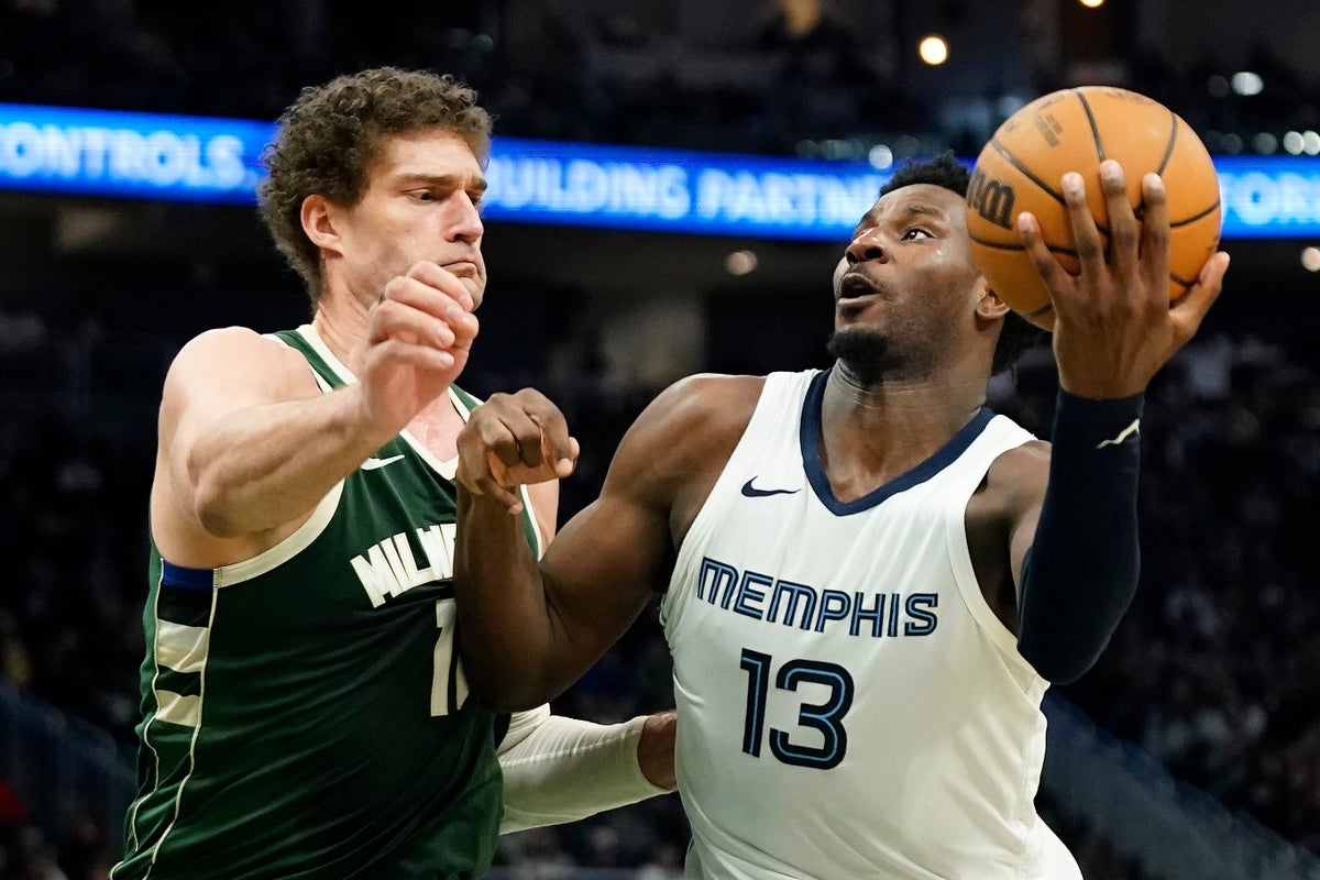 Jackson Logra 35 Puntos; Grizzlies Derrotan 111-101 A Bucks Tambaleantes