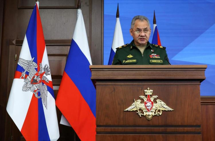 Le ministre de la Défense russe, Sergueï Choïgou, ici en novembre 2022, a dit espérer que les services secrets français n'étaient pas impliqués dans l'attentat de Moscou, revendiqué par l'État islamique.