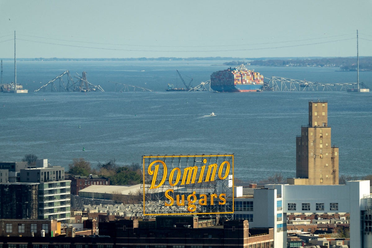 Baltimore Key Bridge Collapse Updates: New Dive Video Around Wreckage ...