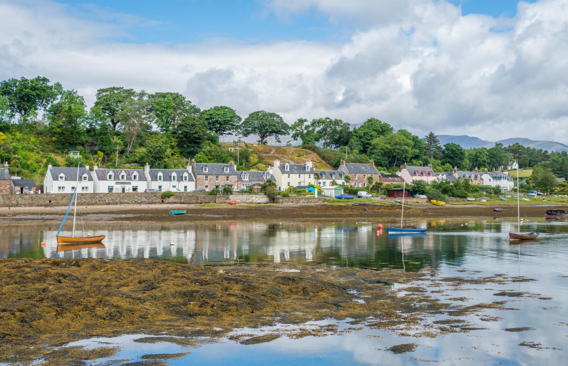 Take A Tour Of The UK's Prettiest Small Towns And Villages