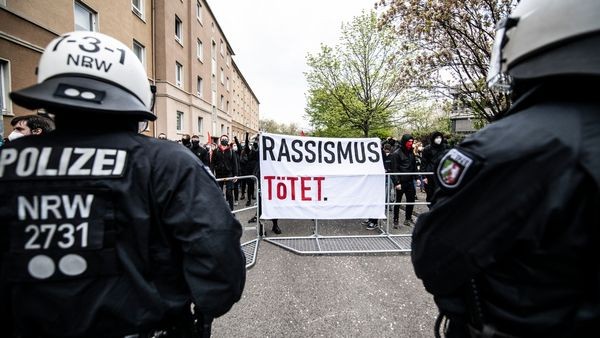 Rechtsextreme Bei Der NRW-Polizei: 17 Beamte Entlassen