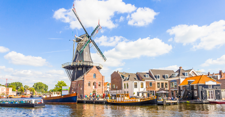 Embarking on a Dutch adventure and curious about the costs? Check the breakdown of budget-friendly travel without skimp