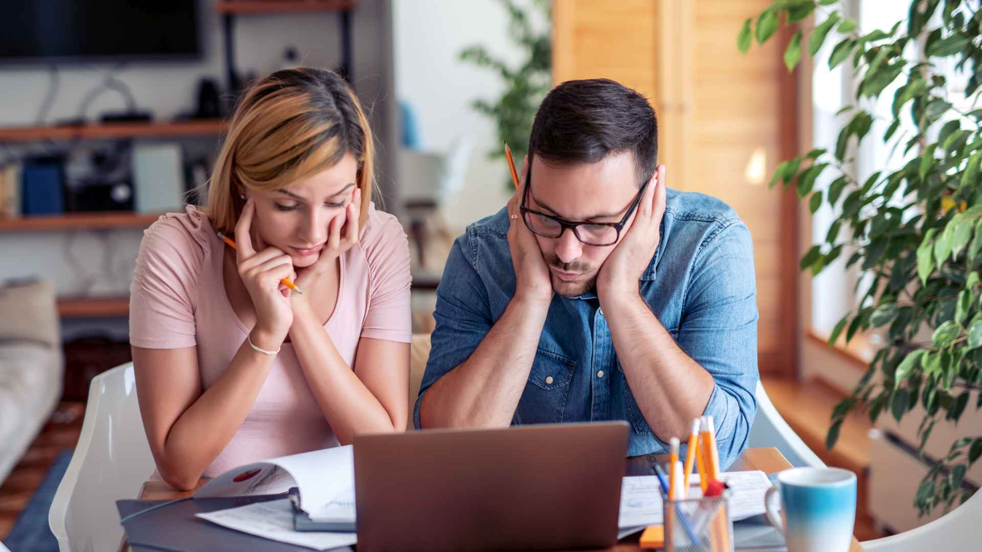 6 Financial Struggles Causing Millennials To Live PaychecktoPaycheck