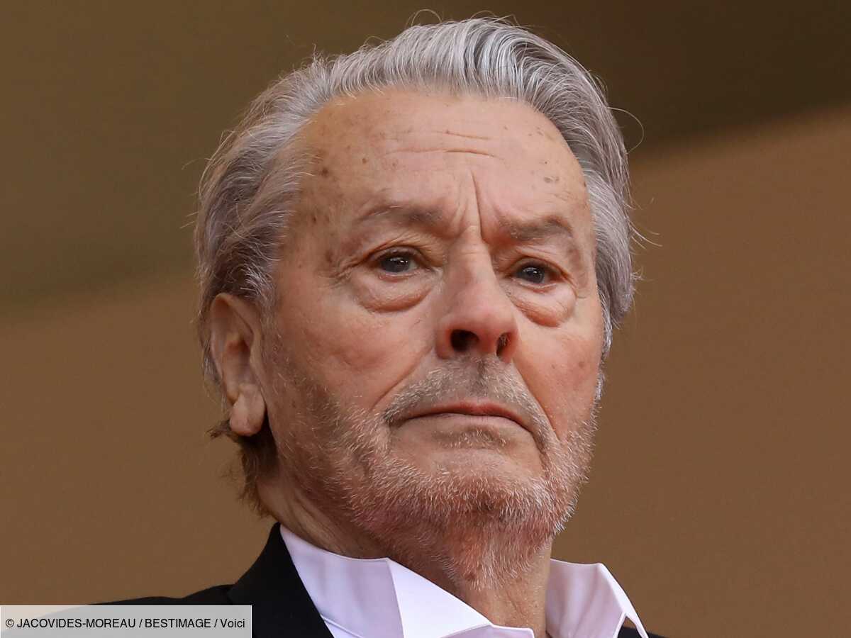 Alain Delon : L'acteur Placé "sous Curatelle Renforcée" Par La Justice ...